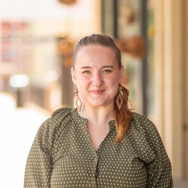 Jessica Peterson headshot